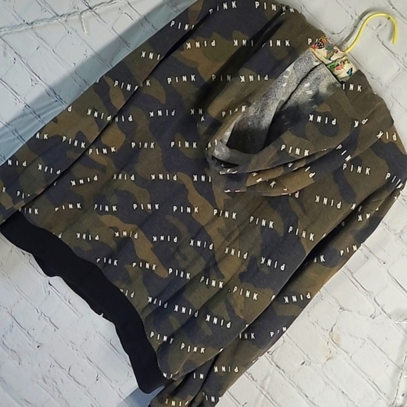 2018 Victoria's Secret PINK All Over Logo Spellout Army Camo Full Zip Hoodie L - Picture 14 of 17